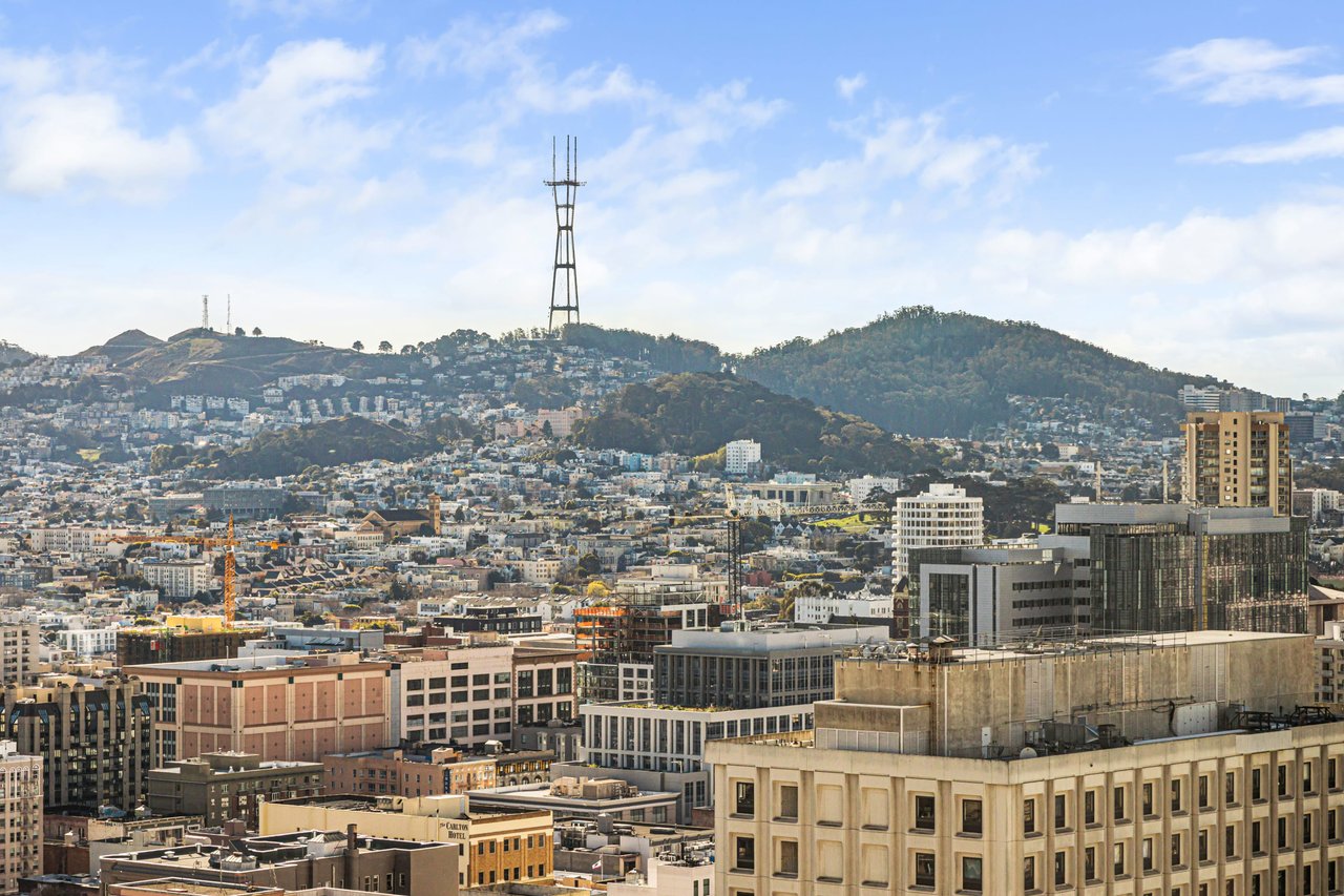 Elegance and Iconic Views on Nob Hill