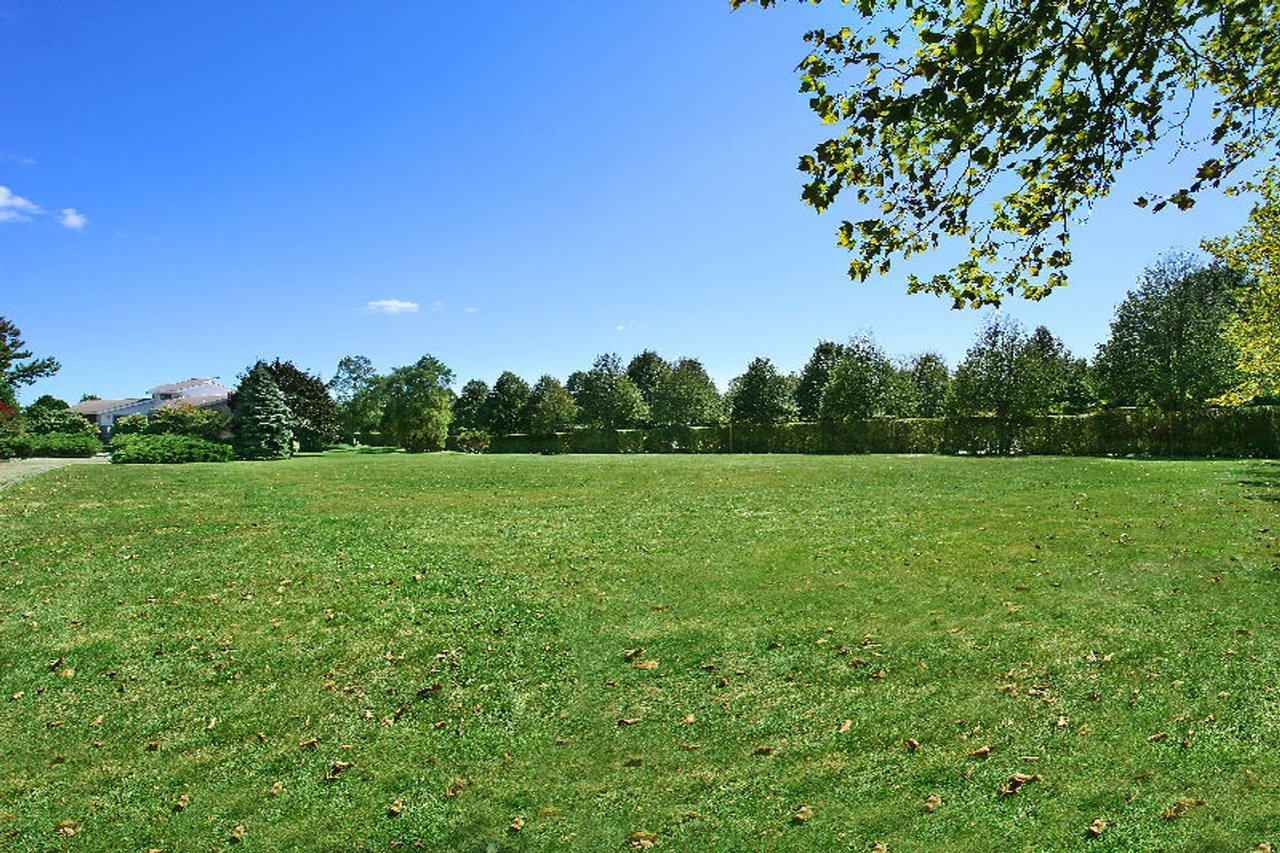Southampton Estate Section on Two Acres
