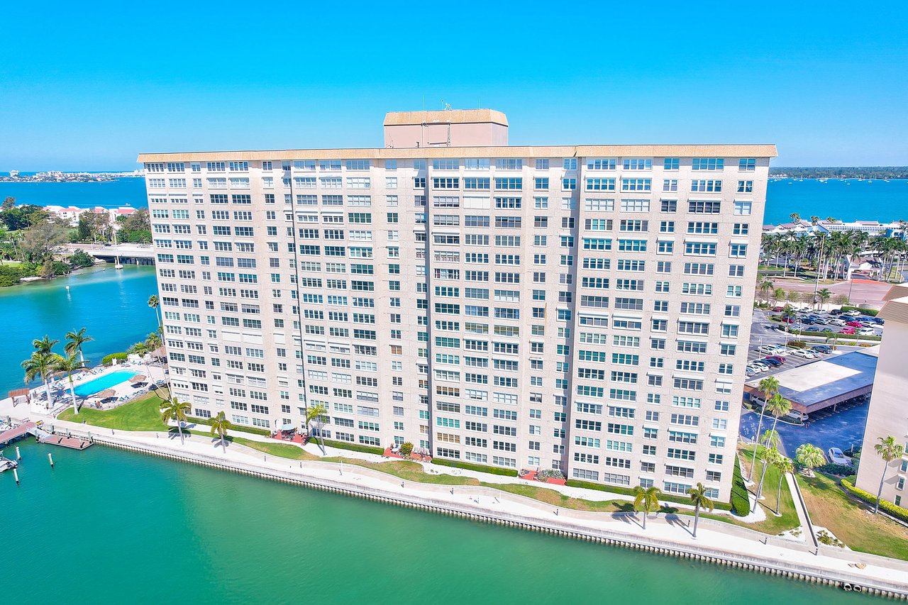 5200 Brittany Dr S, #804, St Petersburg, FL 33715