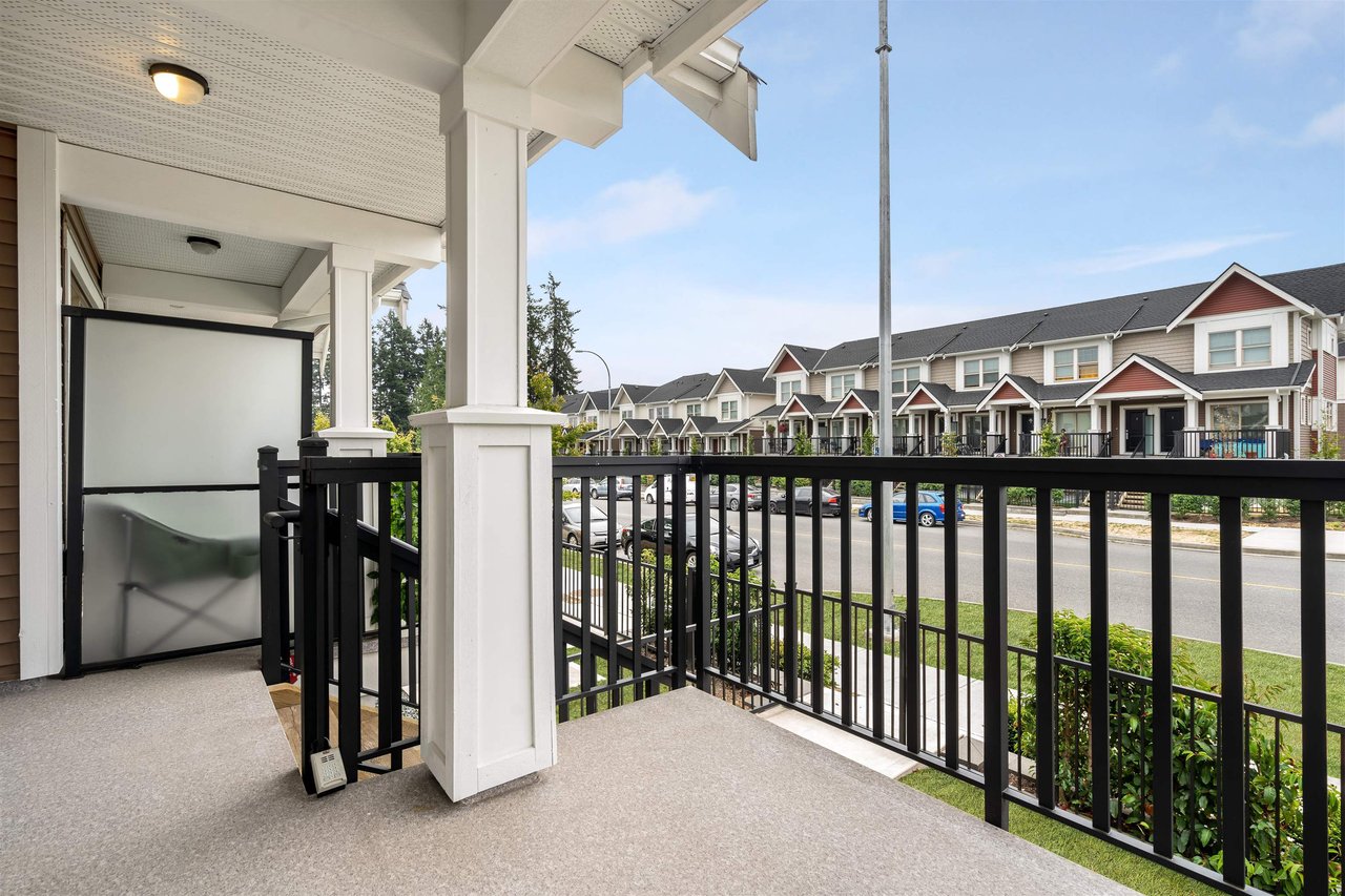 2-32633 Simon Ave