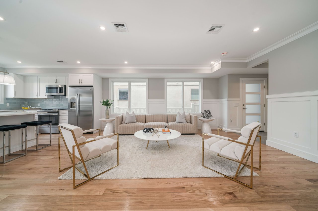 313 8th Street 1