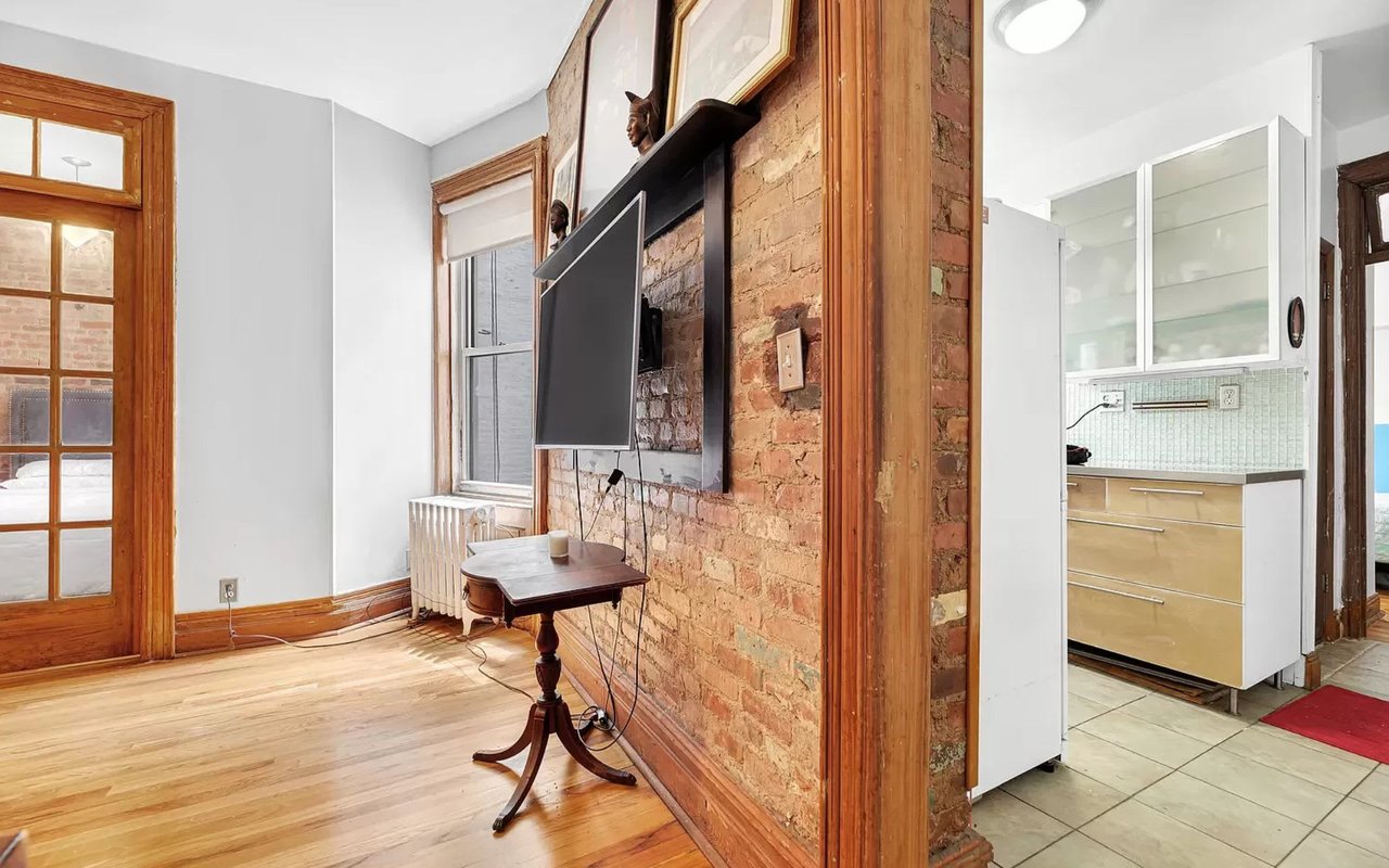 125 E 4th Street Unit: 9