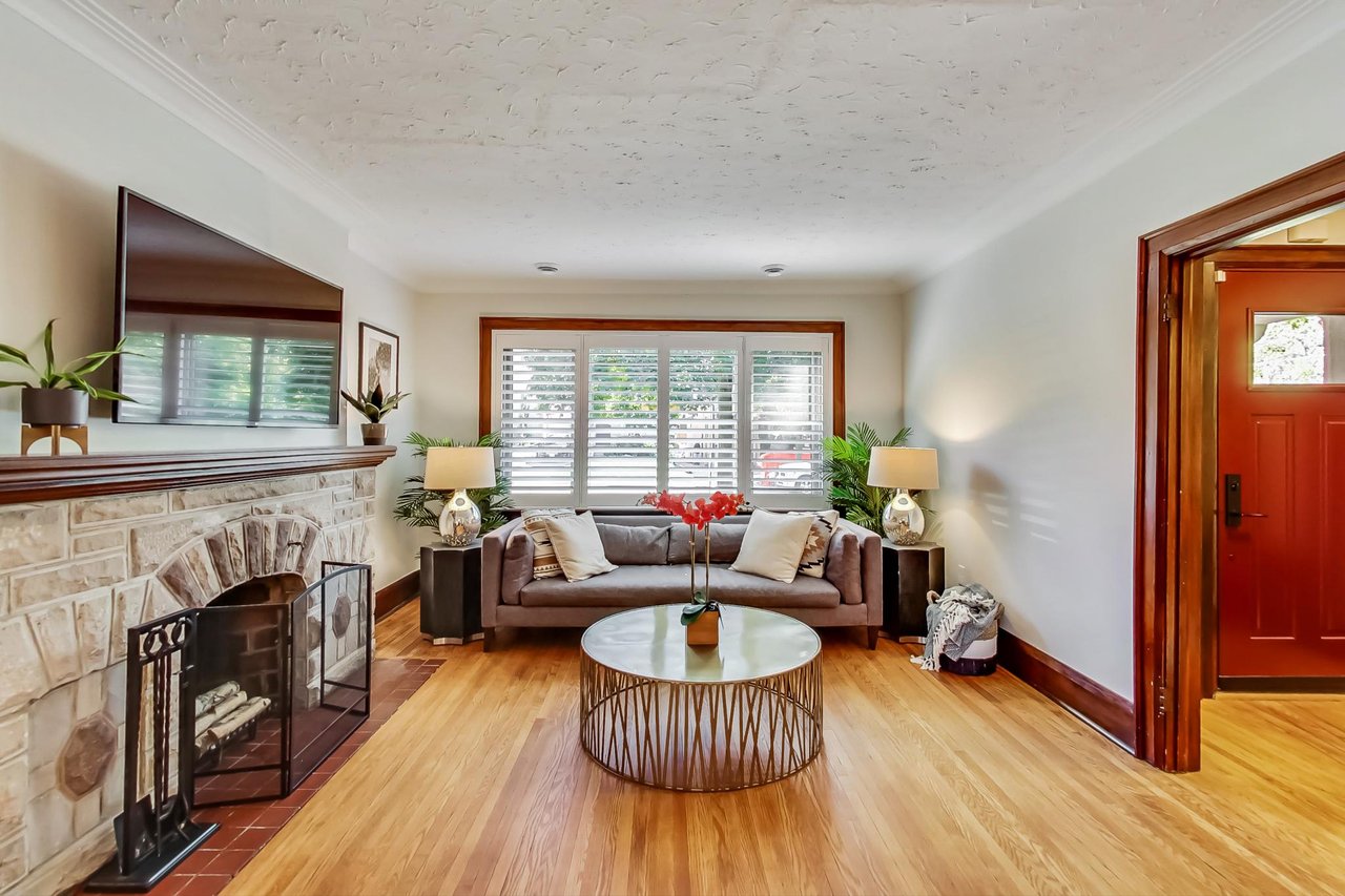 14 Armadale Avenue in Swansea Bloor West