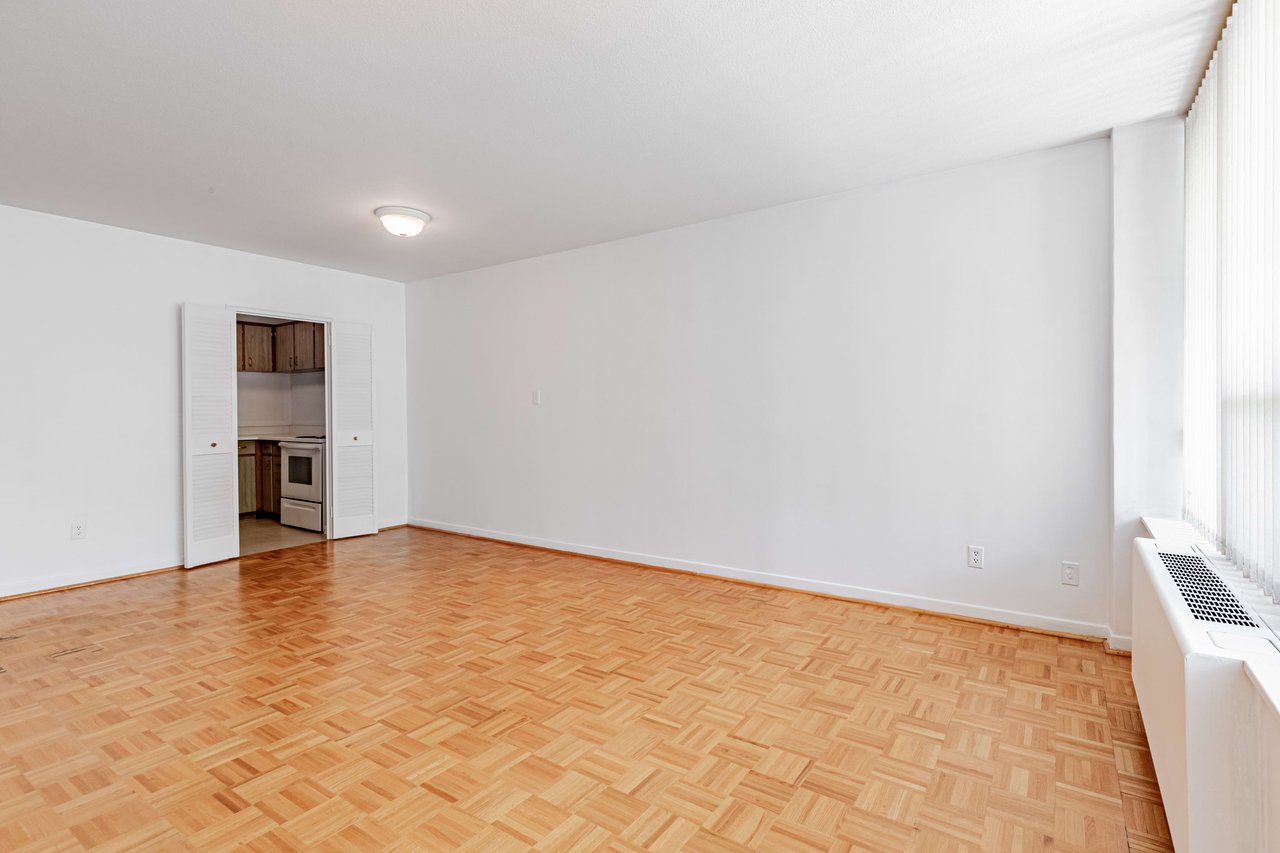 FOREST HILL OVERSIZED SUITE