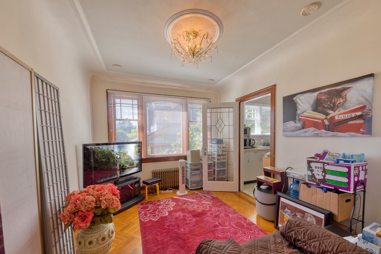 2613 Marine Dr