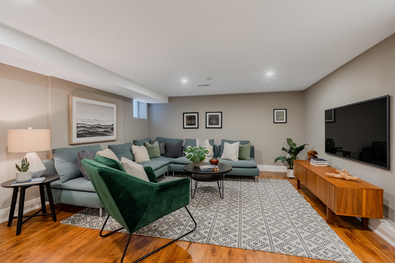 35 Kingsmount Park Rd