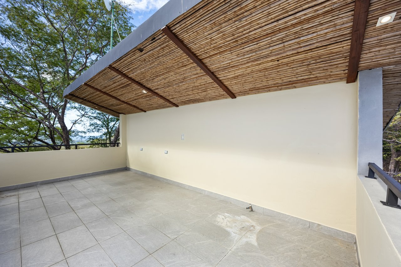 Corona Del Cabo 4 | Main Home + Guest House with Views & Pool – Playa Grande