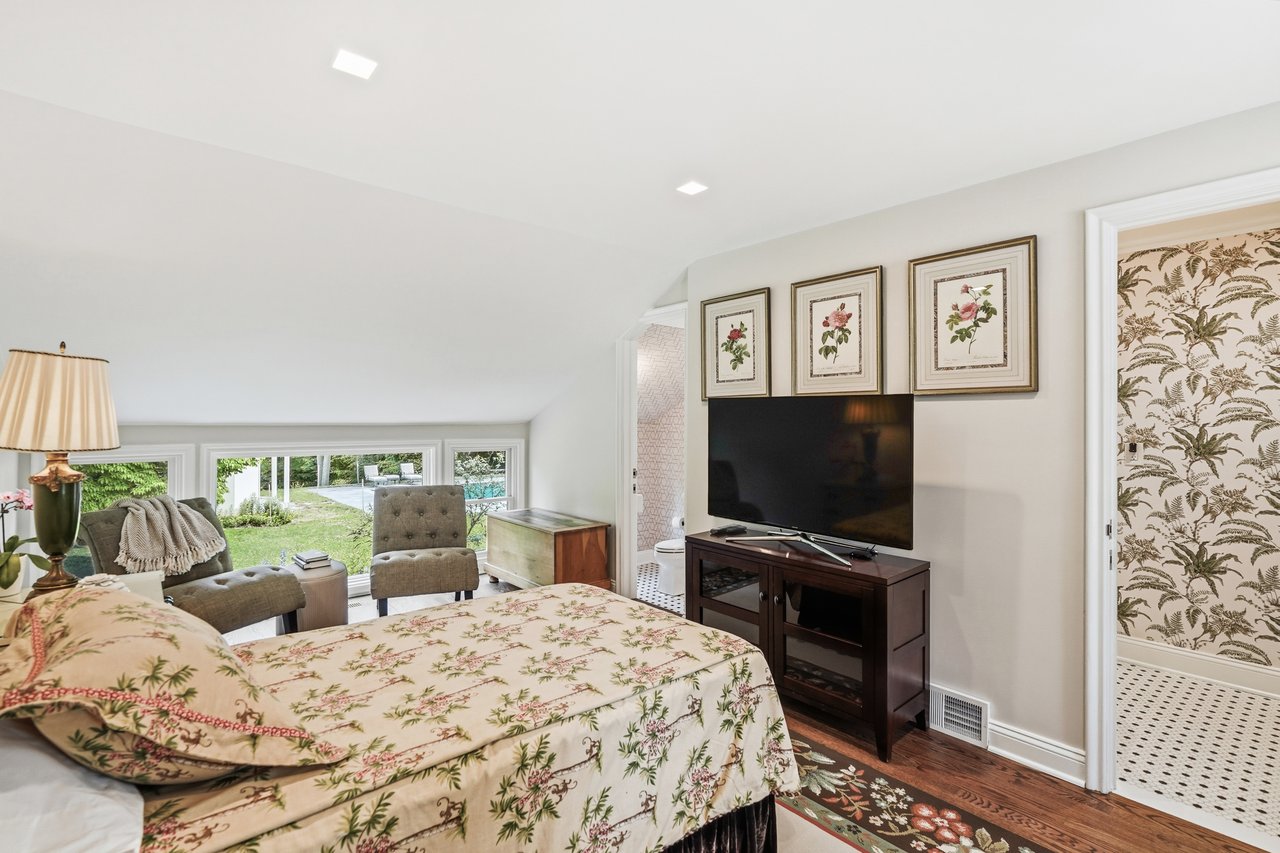 122 E Ridge Road