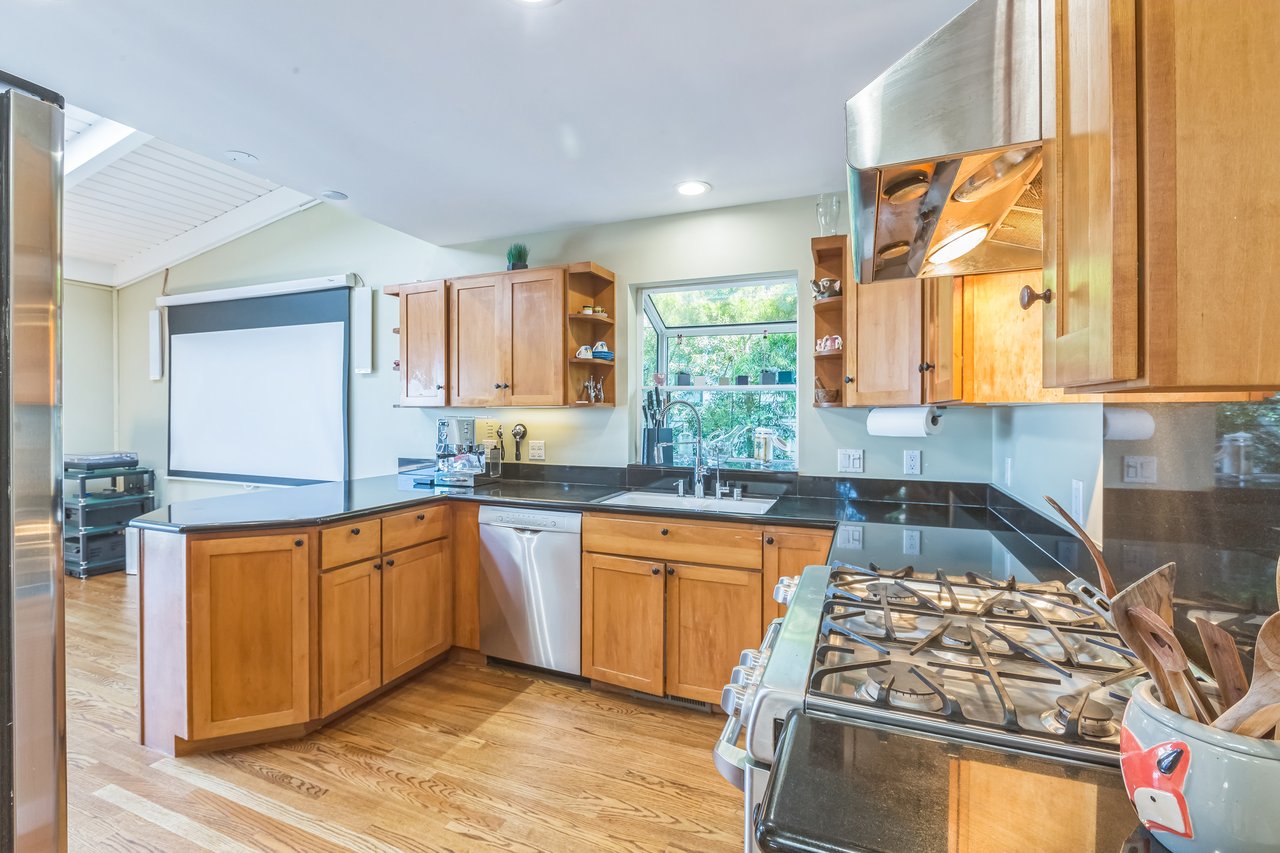 777 Bayview Way