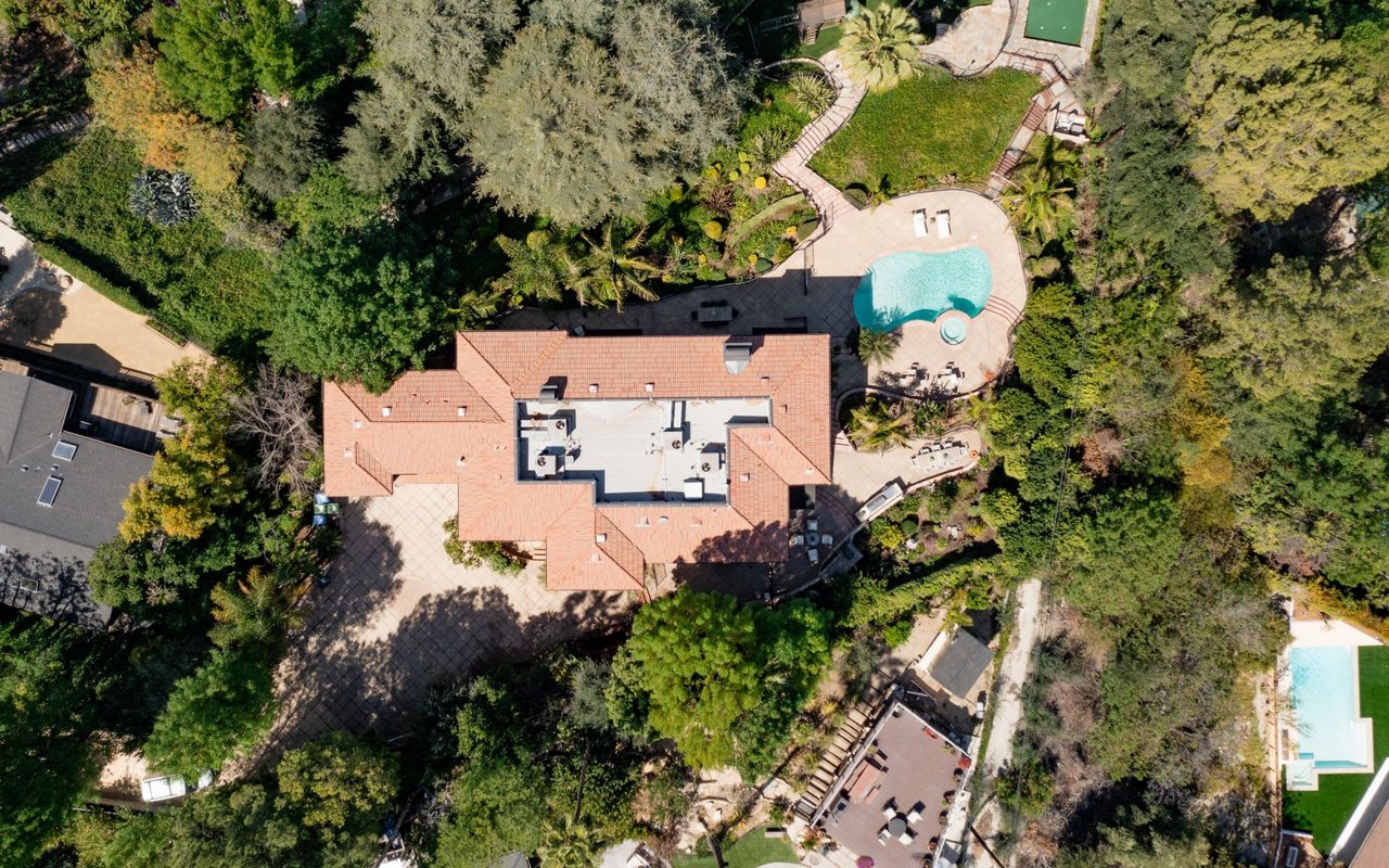 4694 Brewster Dr