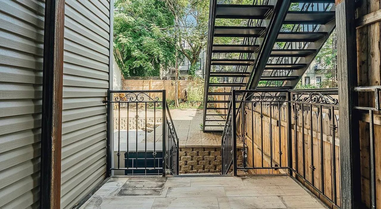 204 Starr St 2R