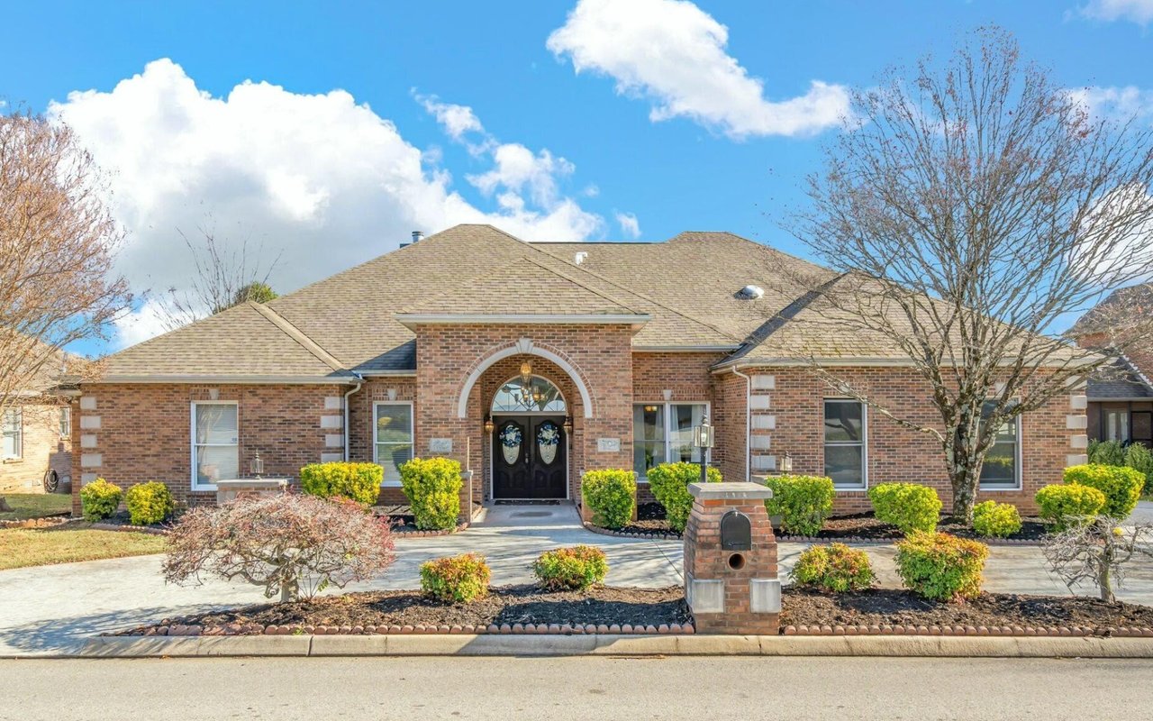 Wallace Luxury Spotlight | 3916 Legends Way Maryville, TN 37801