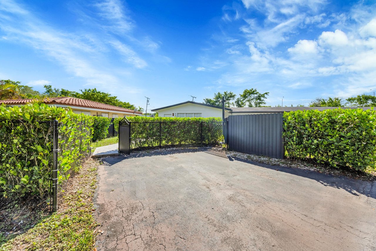 Calling All Investors - Pinecrest Duplex For Sale