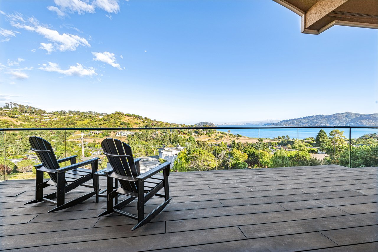 Stunning View Residence Built in 2015