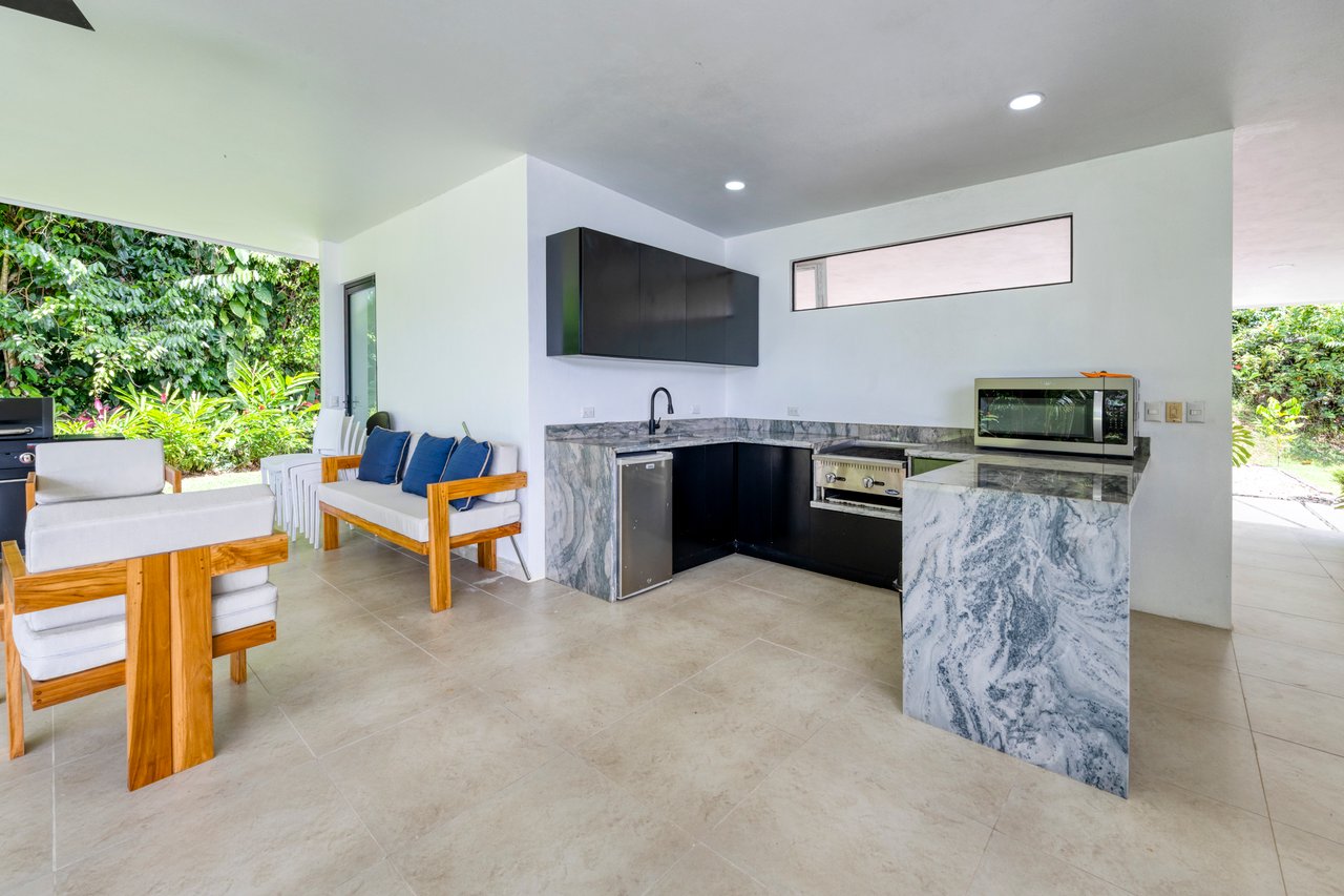 Casa Nueva Vida with Ocean Views & Dual Edge Infinity Pool