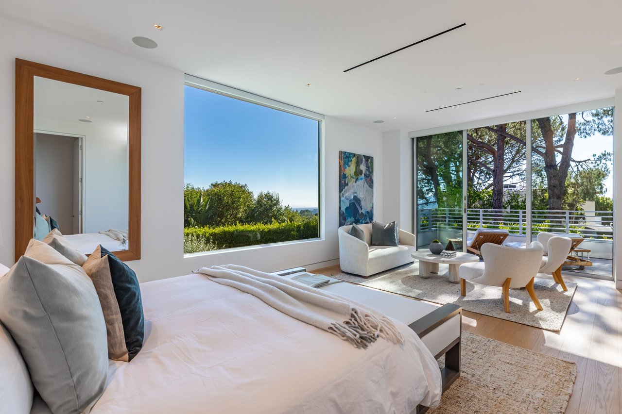 9011 Alto Cedro Dr, Beverly Hills