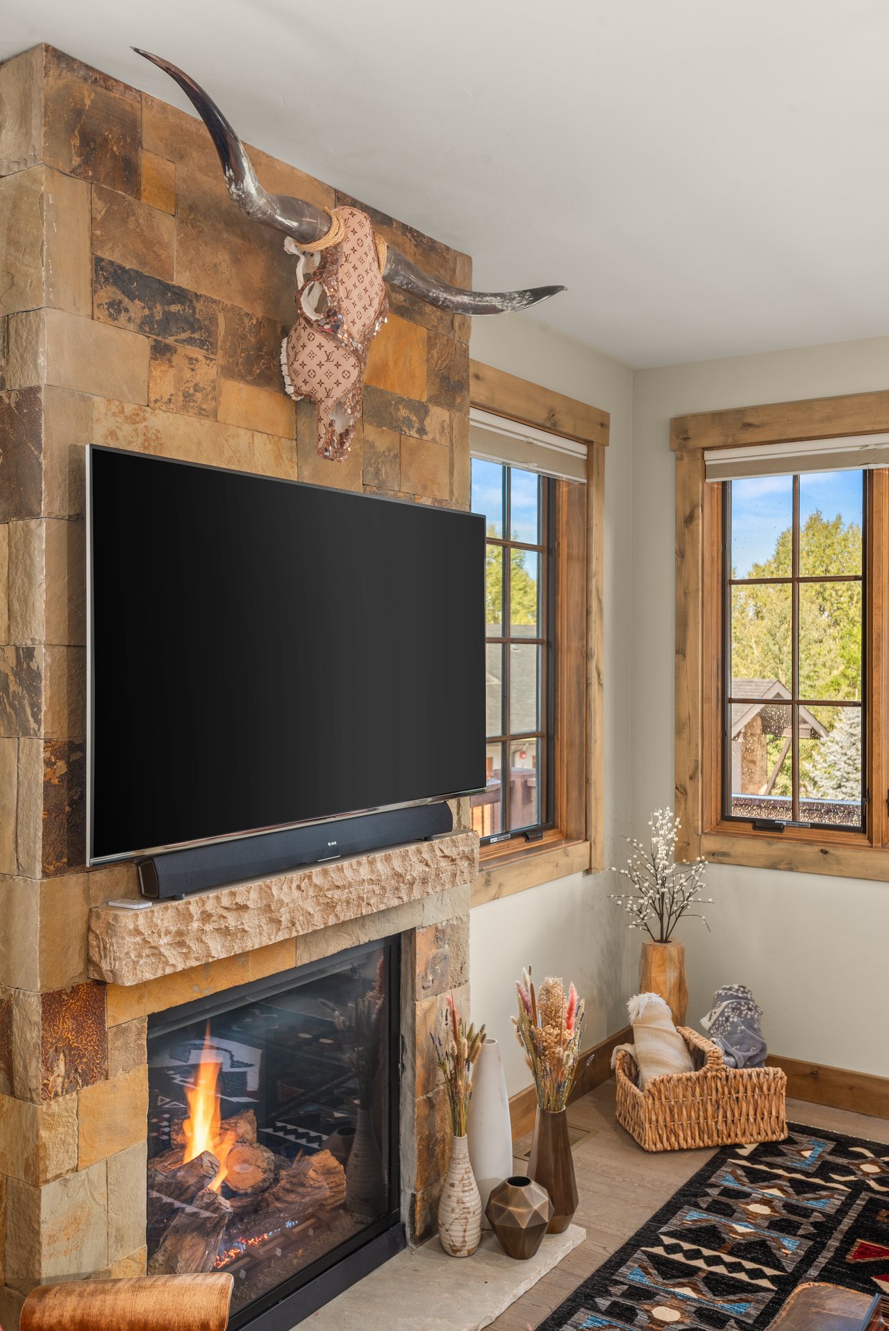 Shadowrock Townhome with Stunning Mountain Views
