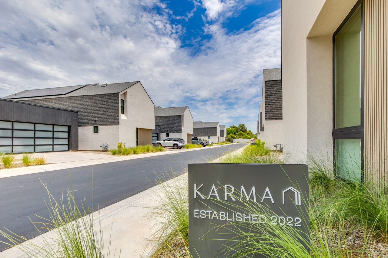 1328 E Pomelo Grove Ln.