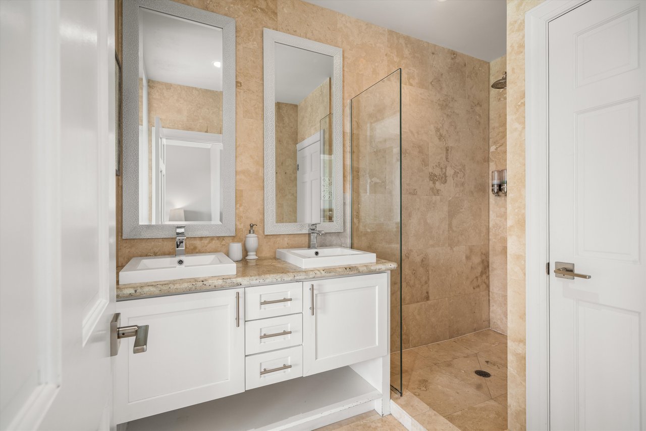 Luxury Oceanview Residence in Palm Cay 