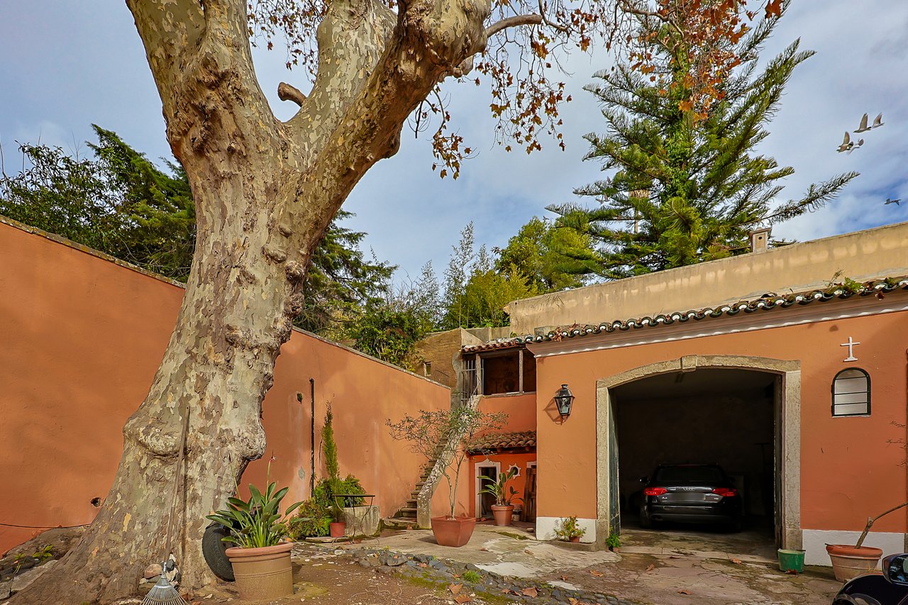 Quinta do Relógio: Historic 19th-Century Waterfront Palacete in Paço de Arcos, Oeiras