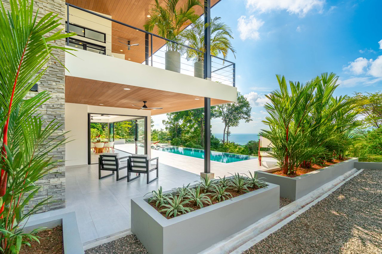 Luxury 4-Bed Home with Ocean & Jungle Views in Ojochal