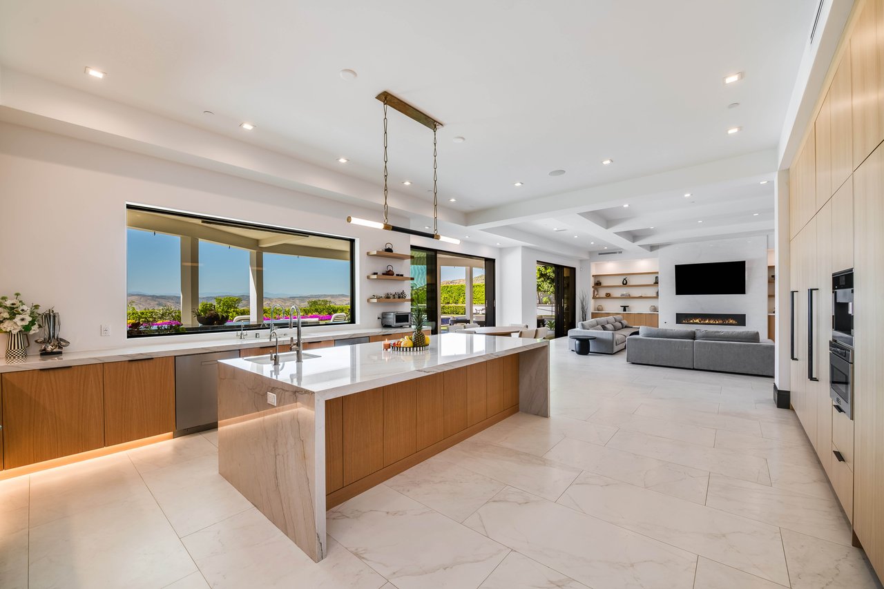 25201 Prado Del Misterio