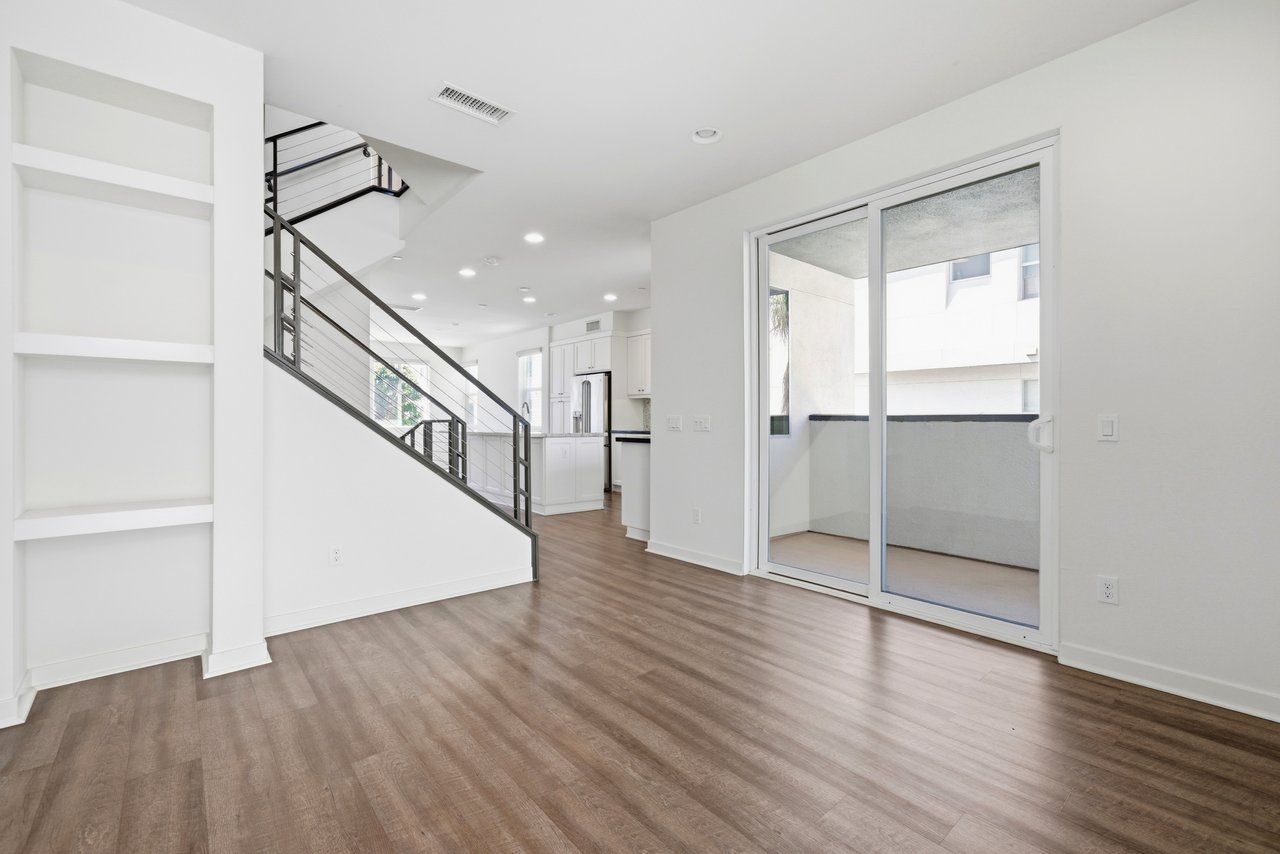 1688 Shoreline Way