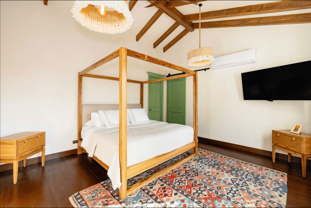 Casa Las Mareas | Beachfront Spanish Colonial Villa with Private Pool in Hacienda Pinilla