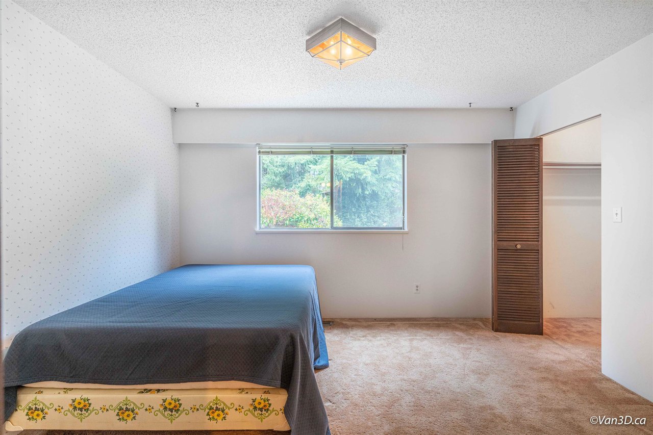 919 Lynwood Ave