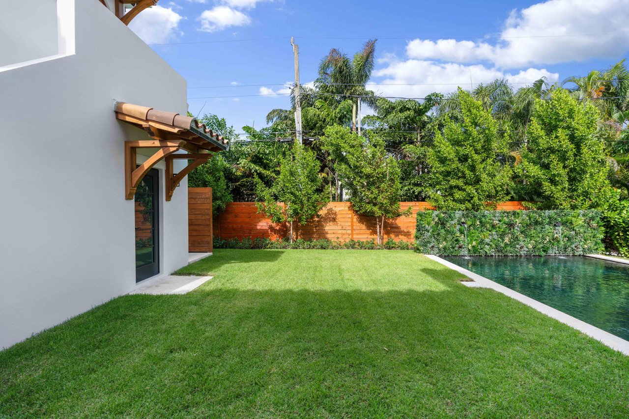 219 Pershing Way