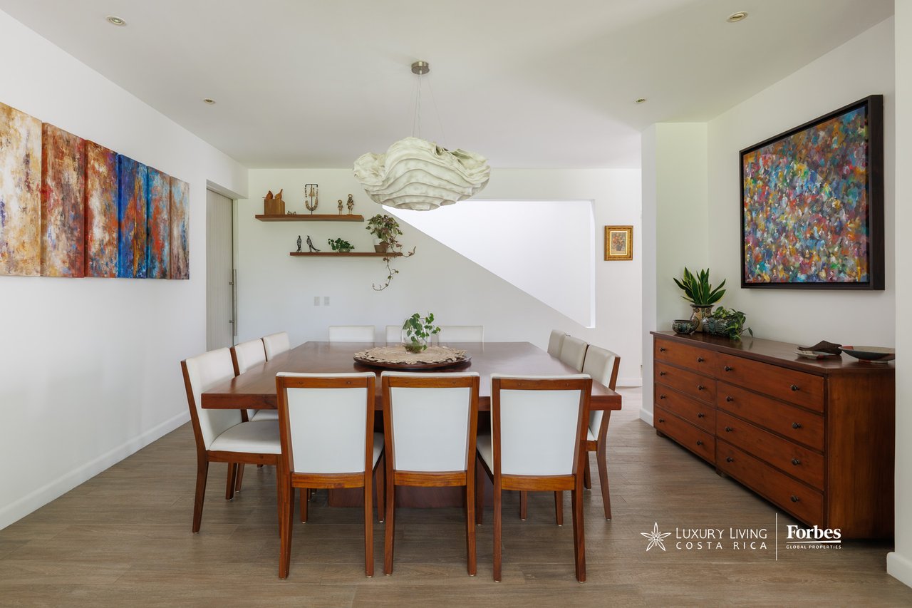 21465 - Modern 6 bedroom house with pool, garden and terrace front golf course