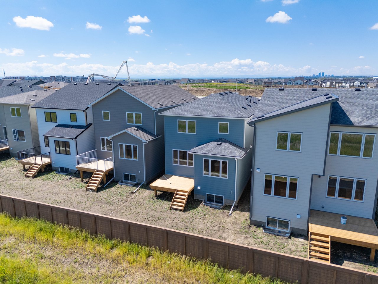 143 Belvedere Crescent SE