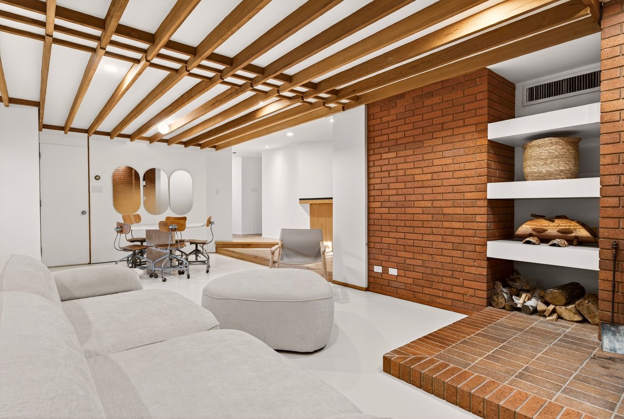 Inspiring MCM Residence