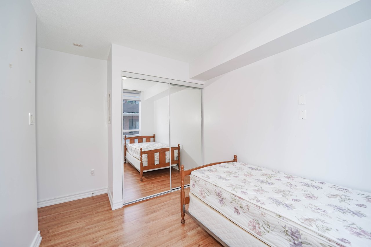 2772 Keele St 303