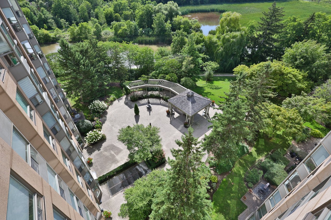 801-2511 Lakeshore Rd W, Oakville