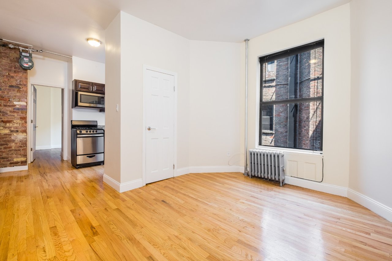 339 East 12th Street Unit: 25