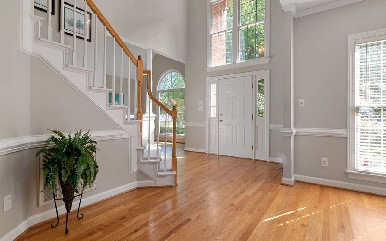 How to Create a Welcoming Entryway in Your Hinsdale or Clarendon Hills Home