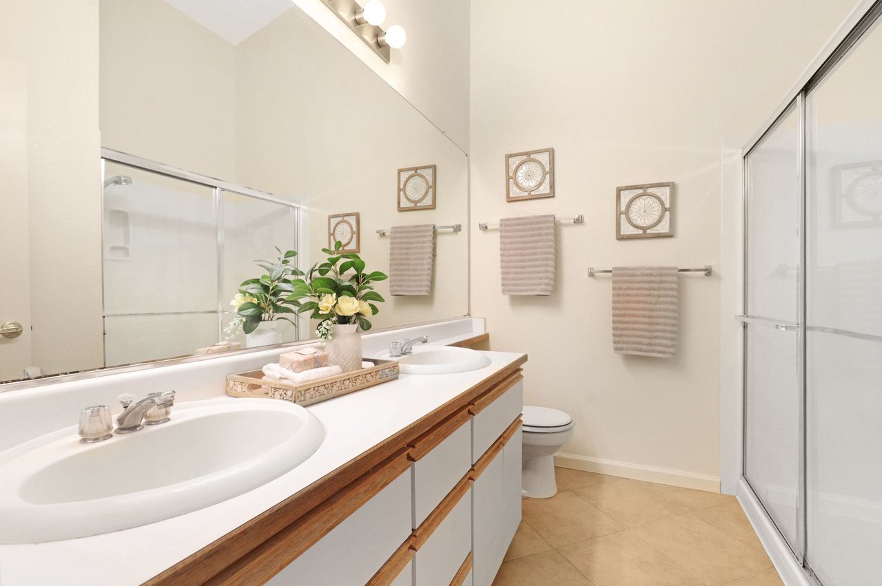 2582 Oak Rd. #217, Walnut Creek