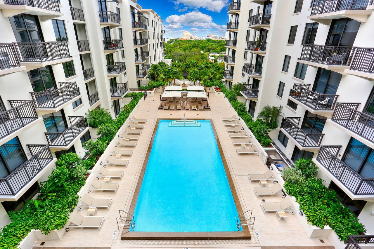 Exceptional Lower Penthouse Corner Unit in The City Beautiful