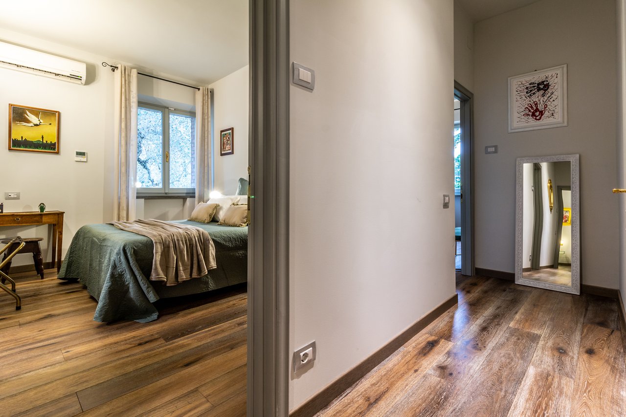 Tuscan Villa With Panoramic Country Views