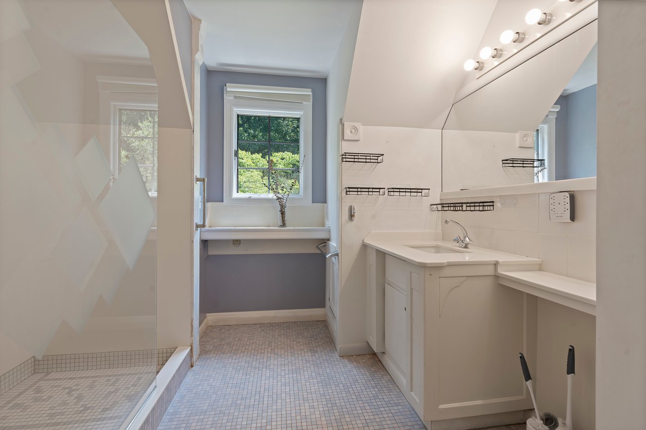 One-of-a-Kind Huntsville Retreat