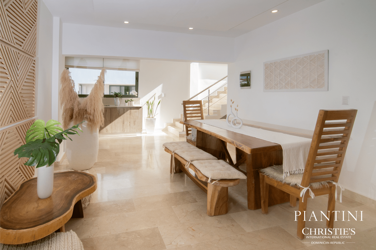 Sunrise Penthouse, Terrenas
