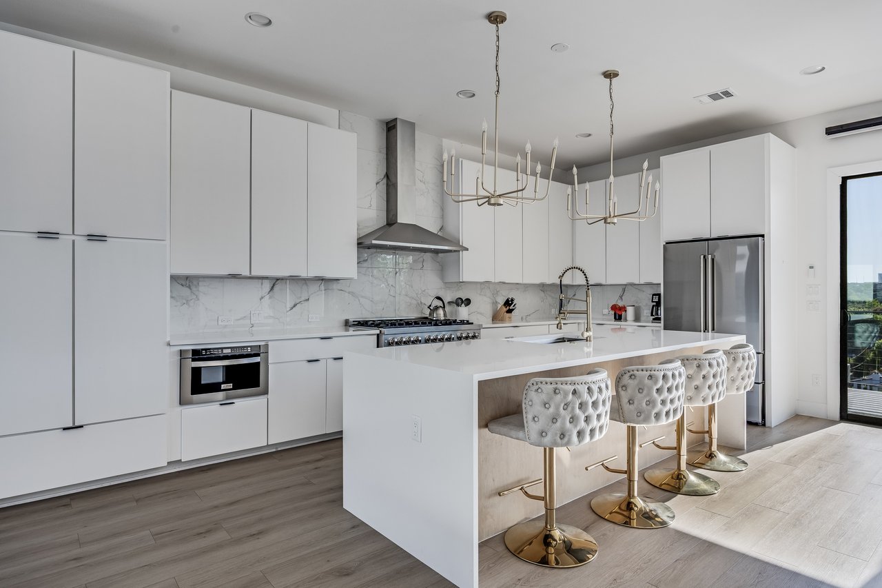 3138 Chisholm Trail