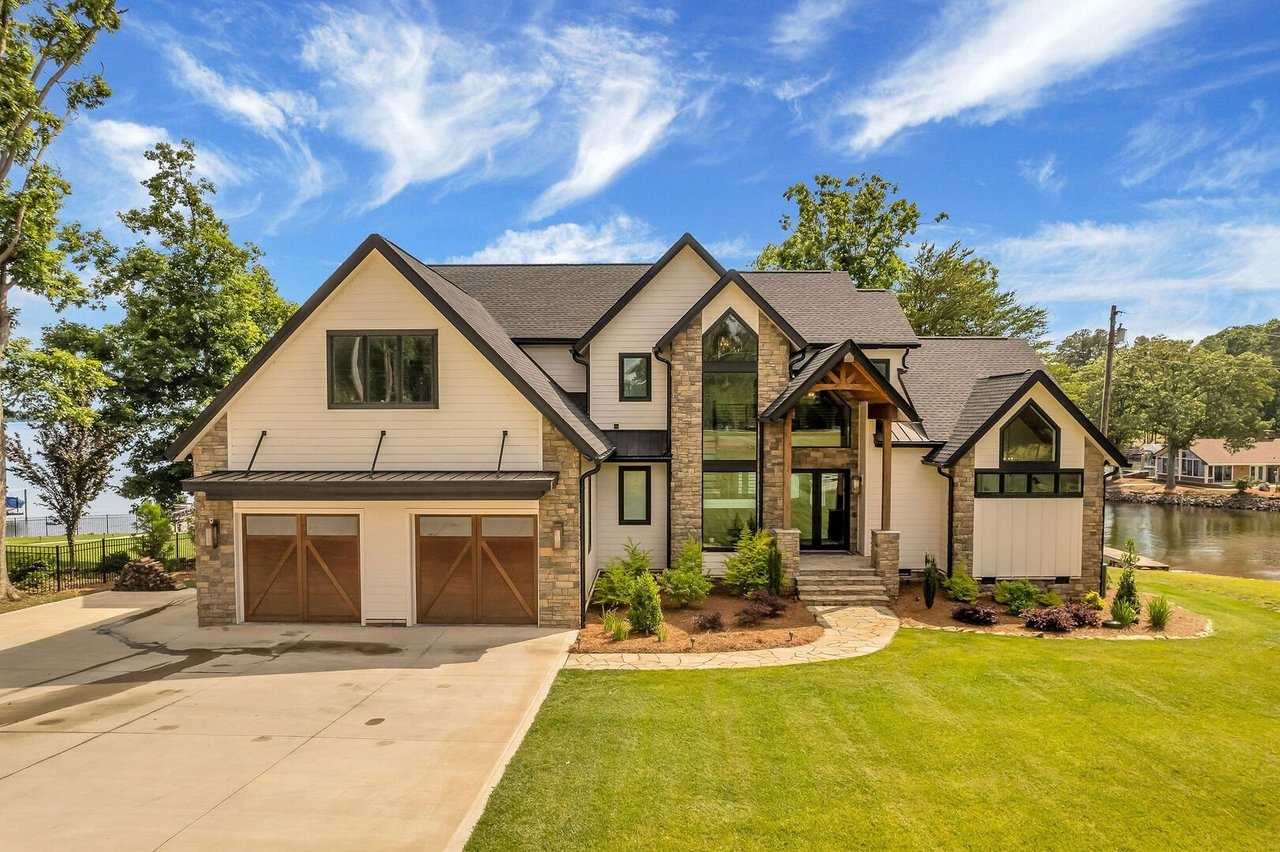 5 Reasons to Book Harbor Lane