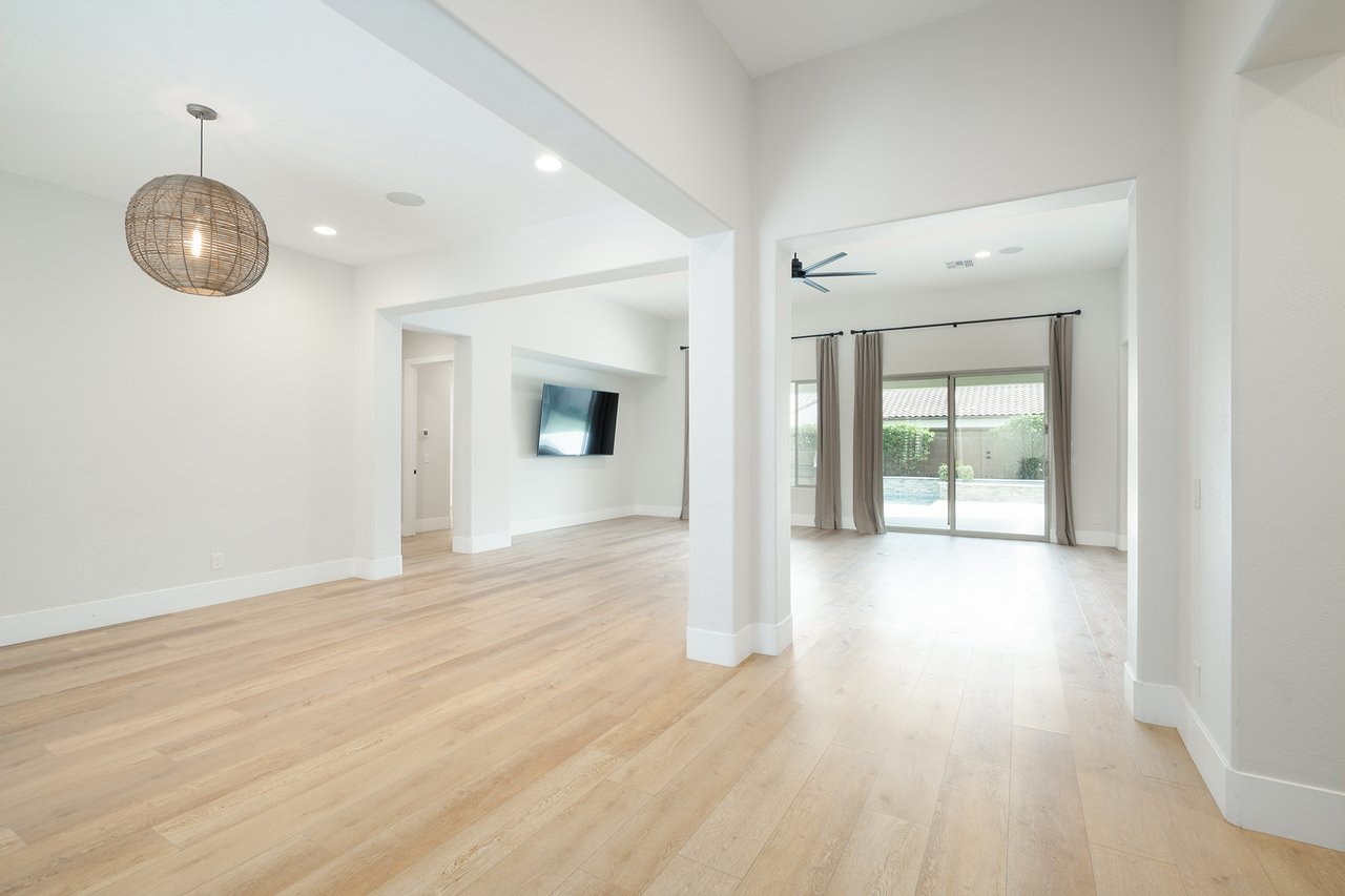 5537 E VIA CABALLO BLANCO