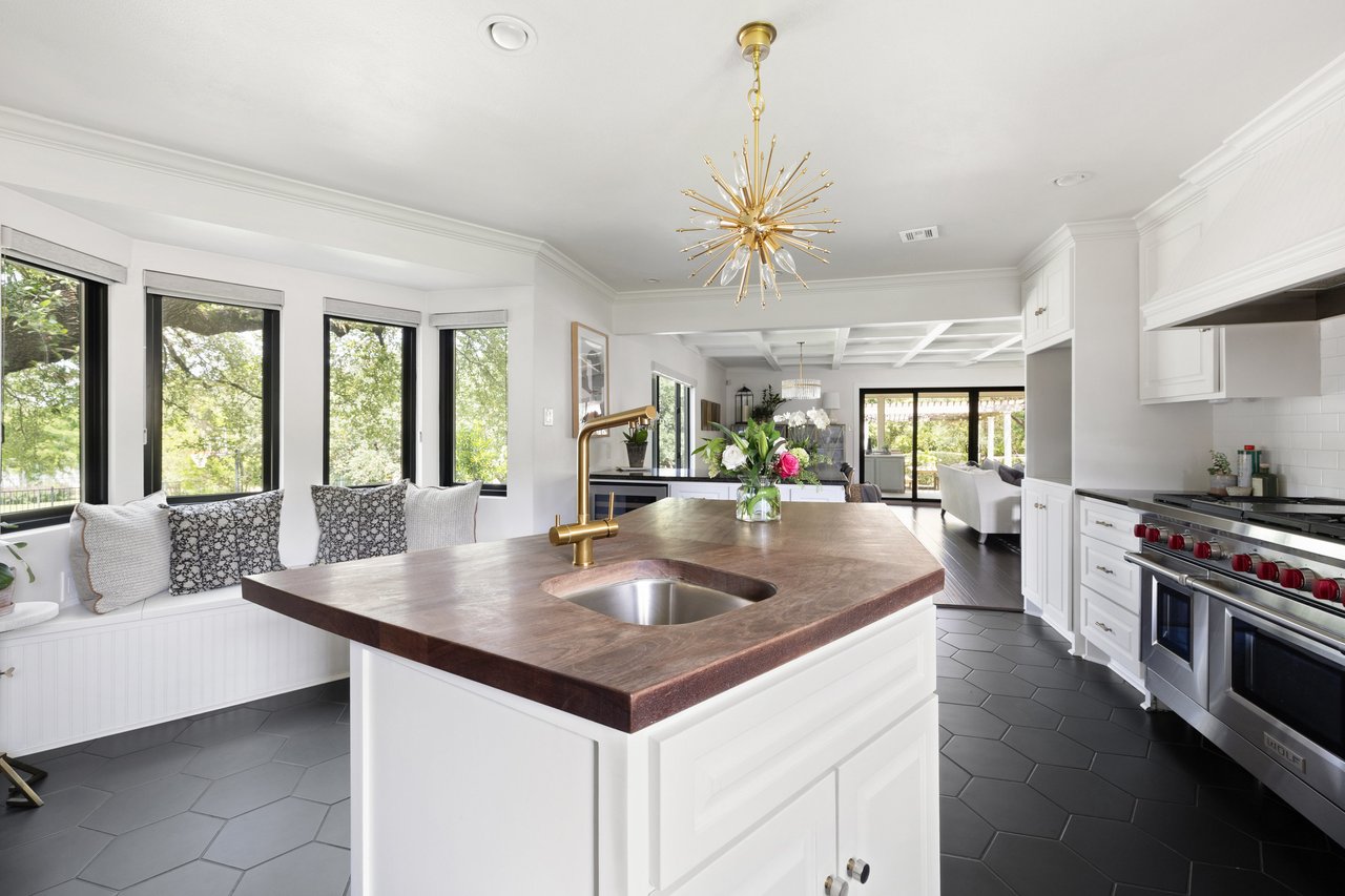 3742 Golden Rain Cove