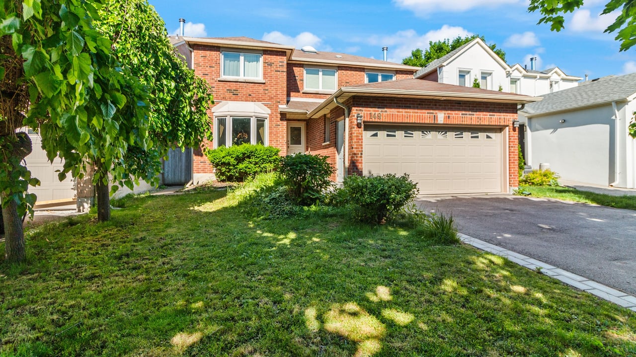 149 Roseborough Crescent