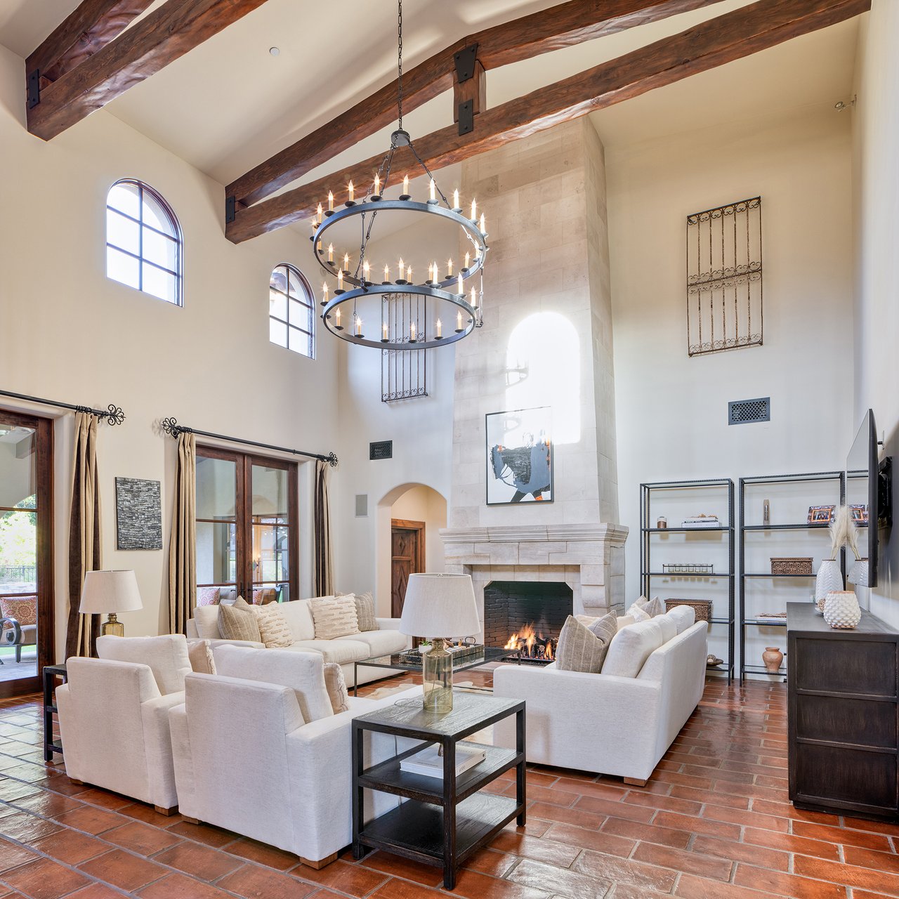 8243 N MOCKINGBIRD Lane