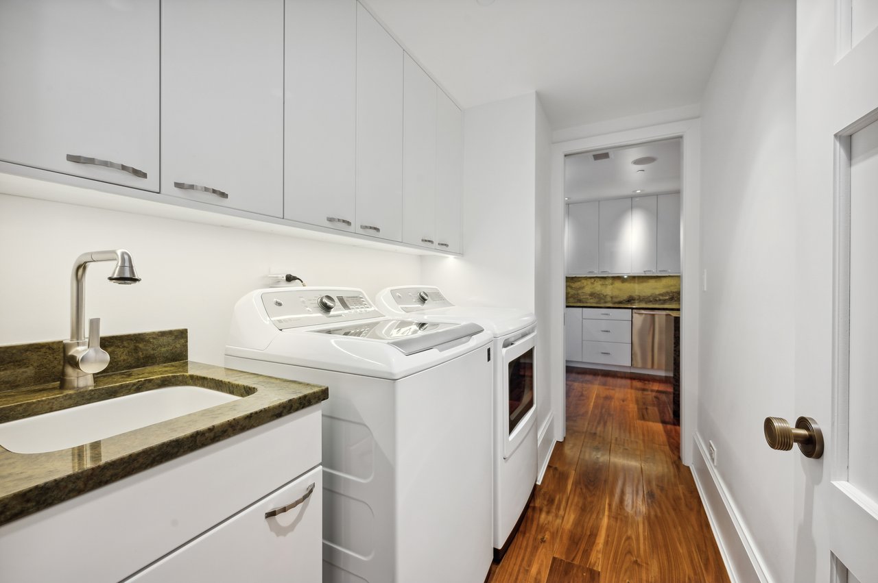 180 East Pearson Unit: 5902