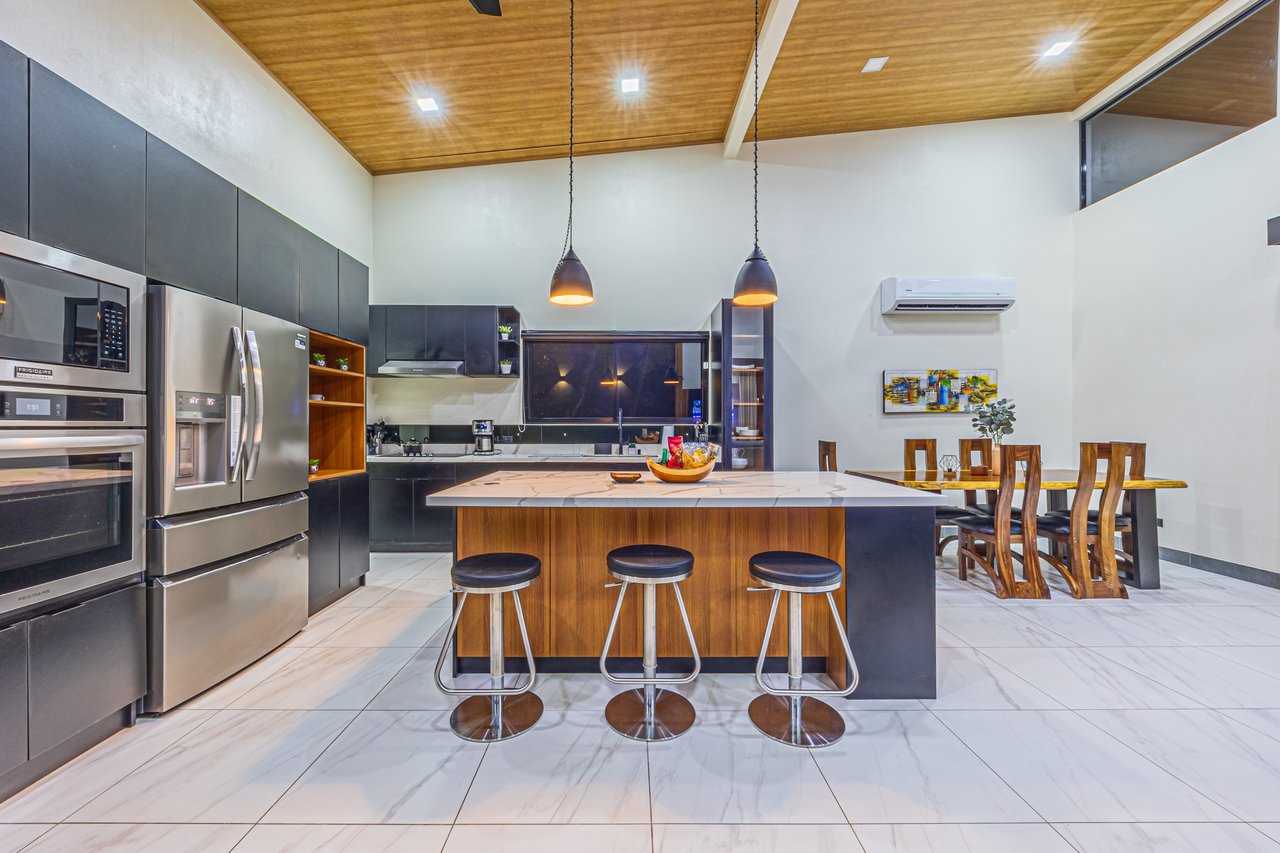 Casa Palma – Brand New Luxury 4BR/4.5BA Home with Stunning Sunset Views in Quepos